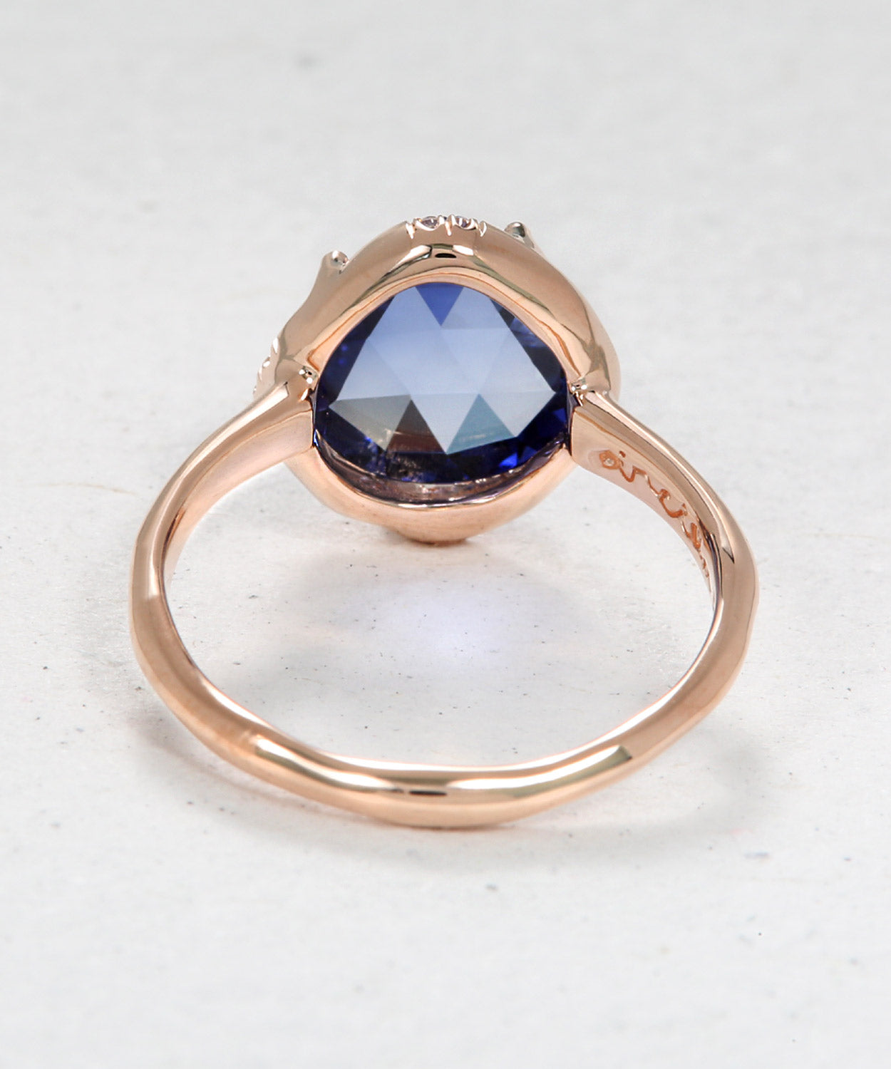 Aphenos Blue Sapphire Ring