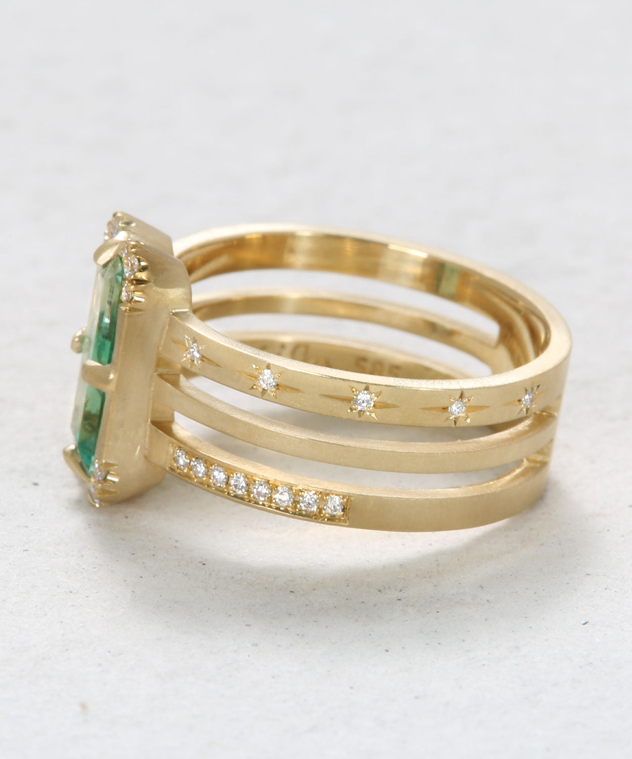 Angelio 1.07 Emerald Ring