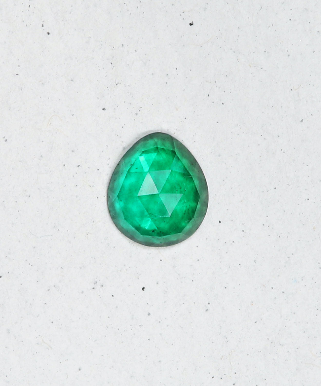 Aphenos Emerald Ring Stone 1