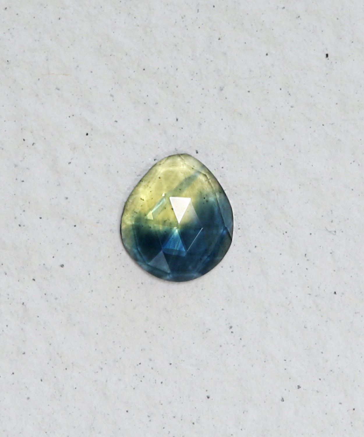 Aphenos Sapphire Ring Stone 1