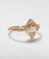 Maglodesent Ring